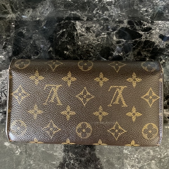 Louis Vuitton wallet - Picture 2 of 3